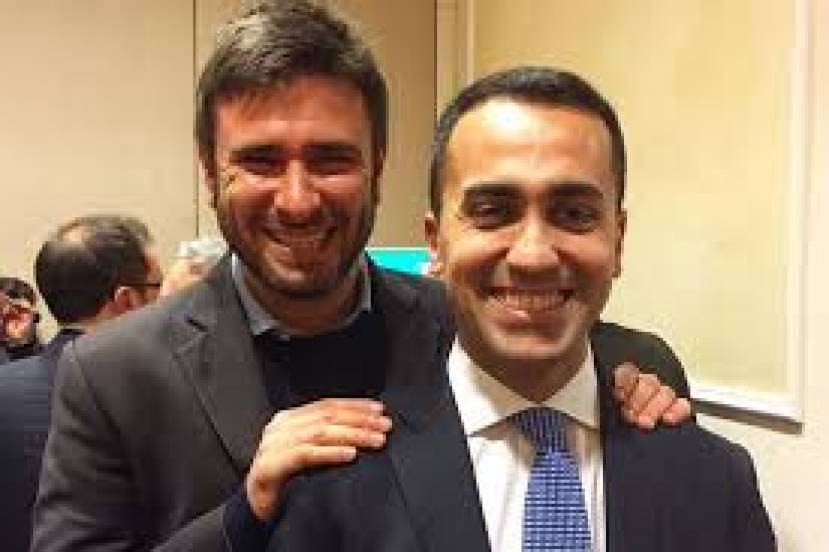 Annunci. Latitano le decisioni. E i 5 Stelle sempre pi&ugrave; divisi. Il Governo &egrave; sempre pi&ugrave; debole. E il Paese in crisi.