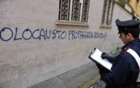 Come si pu&ograve; contrastare l'antisemitismo