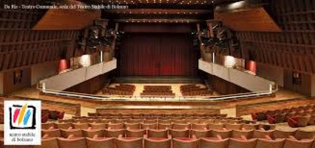 La stagione del Teatro Stabile di Bolzano. Ottimi spunti per gli spettatori.