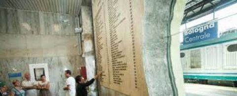 Strage di Bologna del 1980. Si commemora ogni anno ma certezze sugli autori ancora mancano.