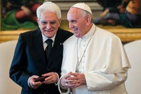 Mattarella e Papa Francesco si incontrano.